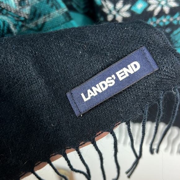 Lands end snowflake fringe winter/ cold weather scarf - Picture 3 of 3